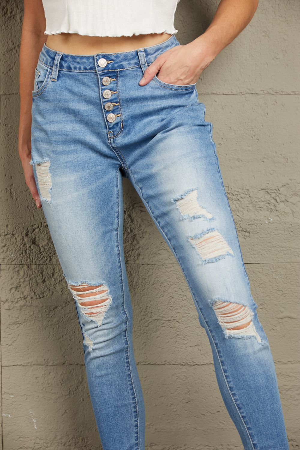 Baeful Button Front Frayed Ankle Skinny Jeans - Ryzela