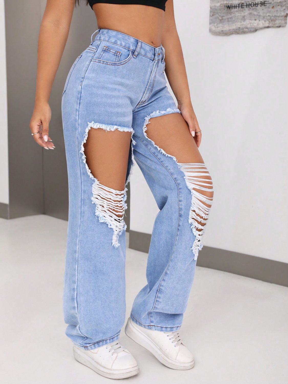 Distressed Jeans with Pockets - Ryzela