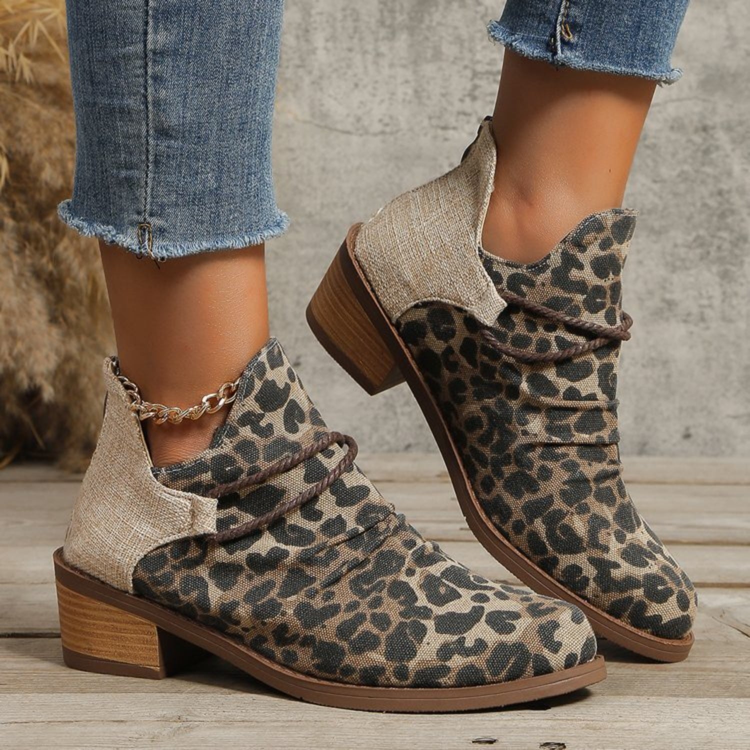 Contrast Canvas Low Heel Boots - Ryzela