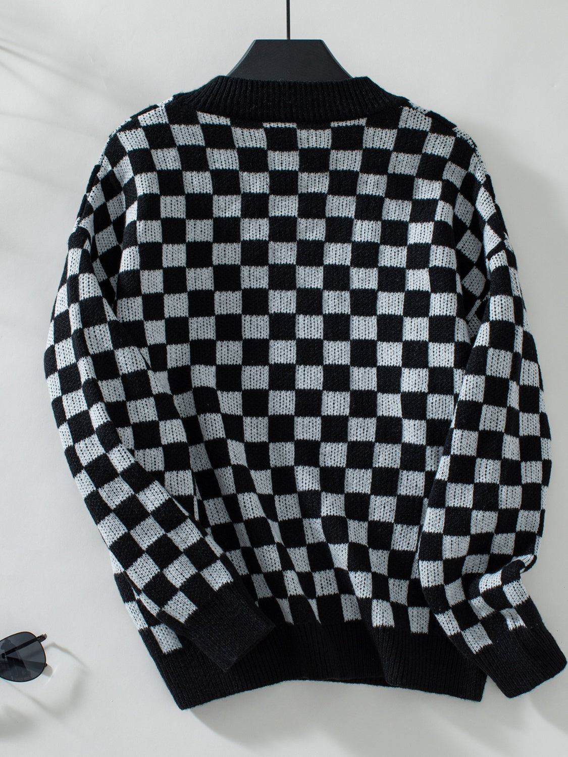 Checkered V-Neck Dropped Shoulder Sweater - Ryzela