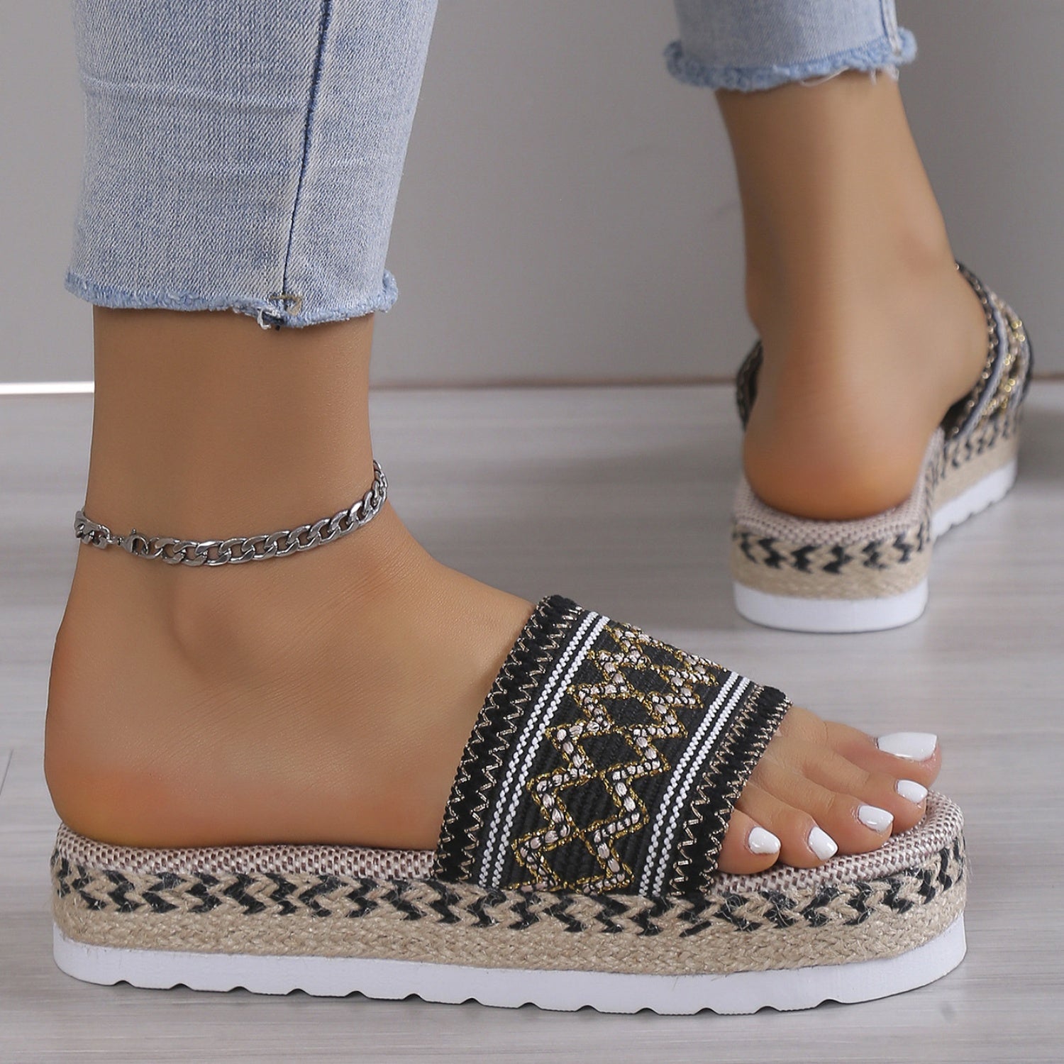 Geometric Weave Platform Sandals - Ryzela