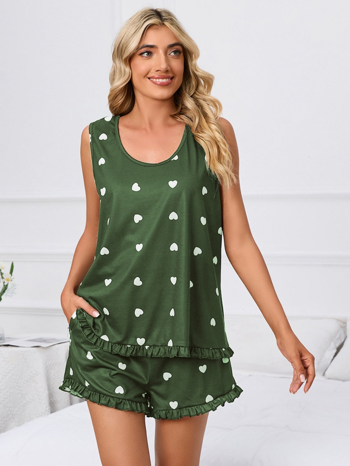 Heart Scoop Neck Tank and Shorts Lounge Set - Ryzela