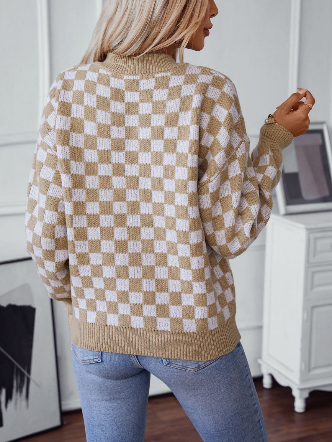 Checkered V-Neck Dropped Shoulder Sweater - Ryzela