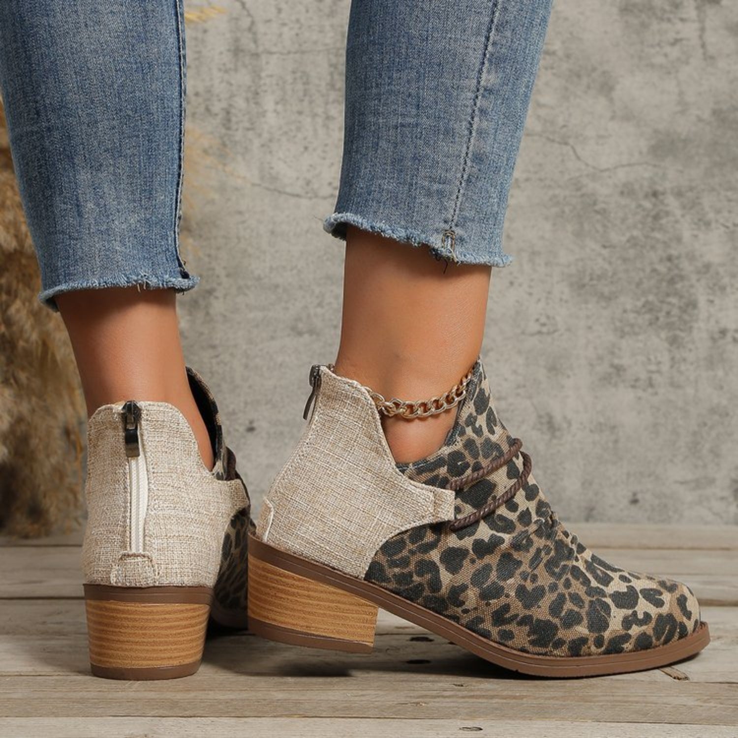 Contrast Canvas Low Heel Boots - Ryzela