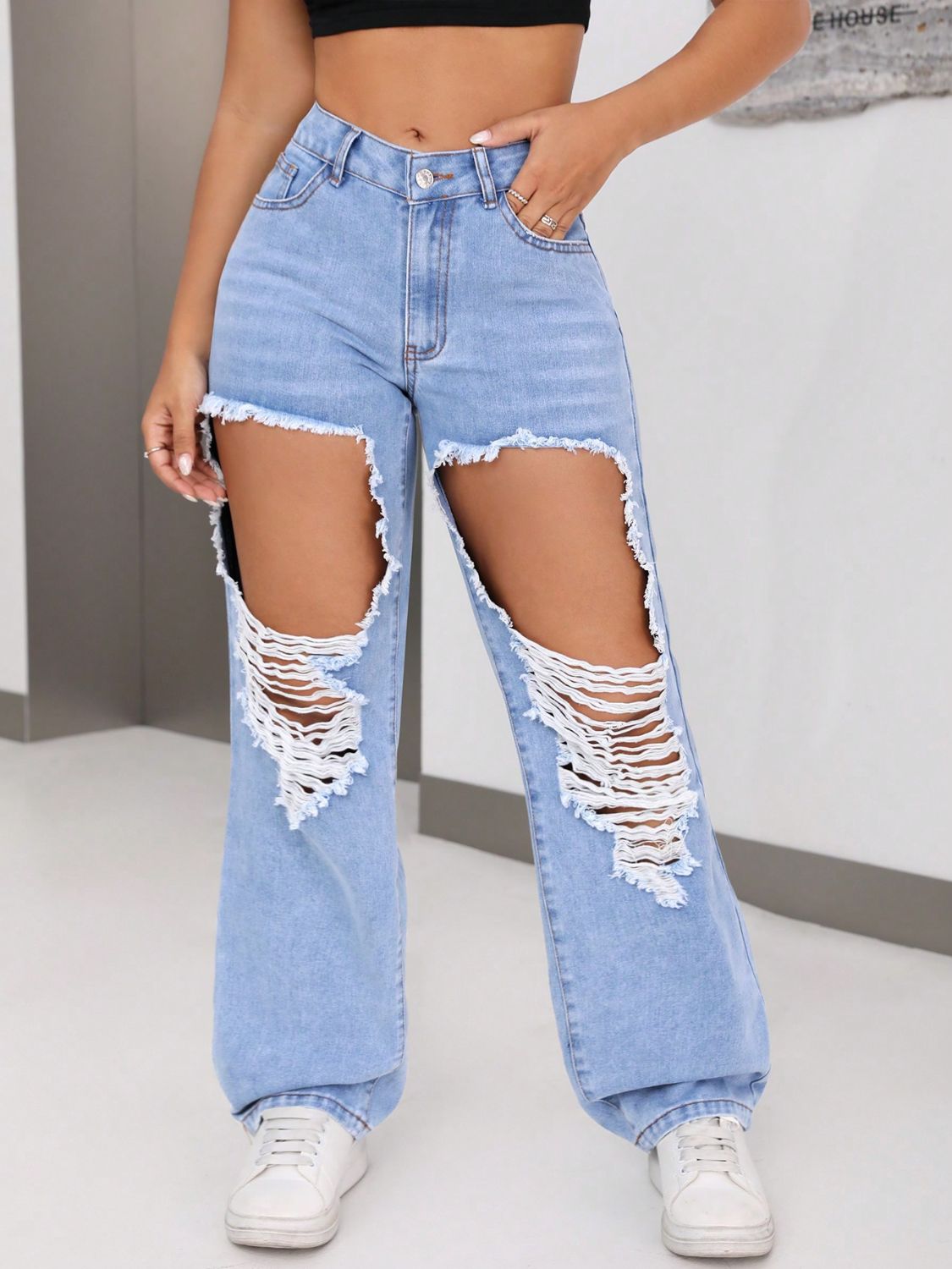 Distressed Jeans with Pockets - Ryzela