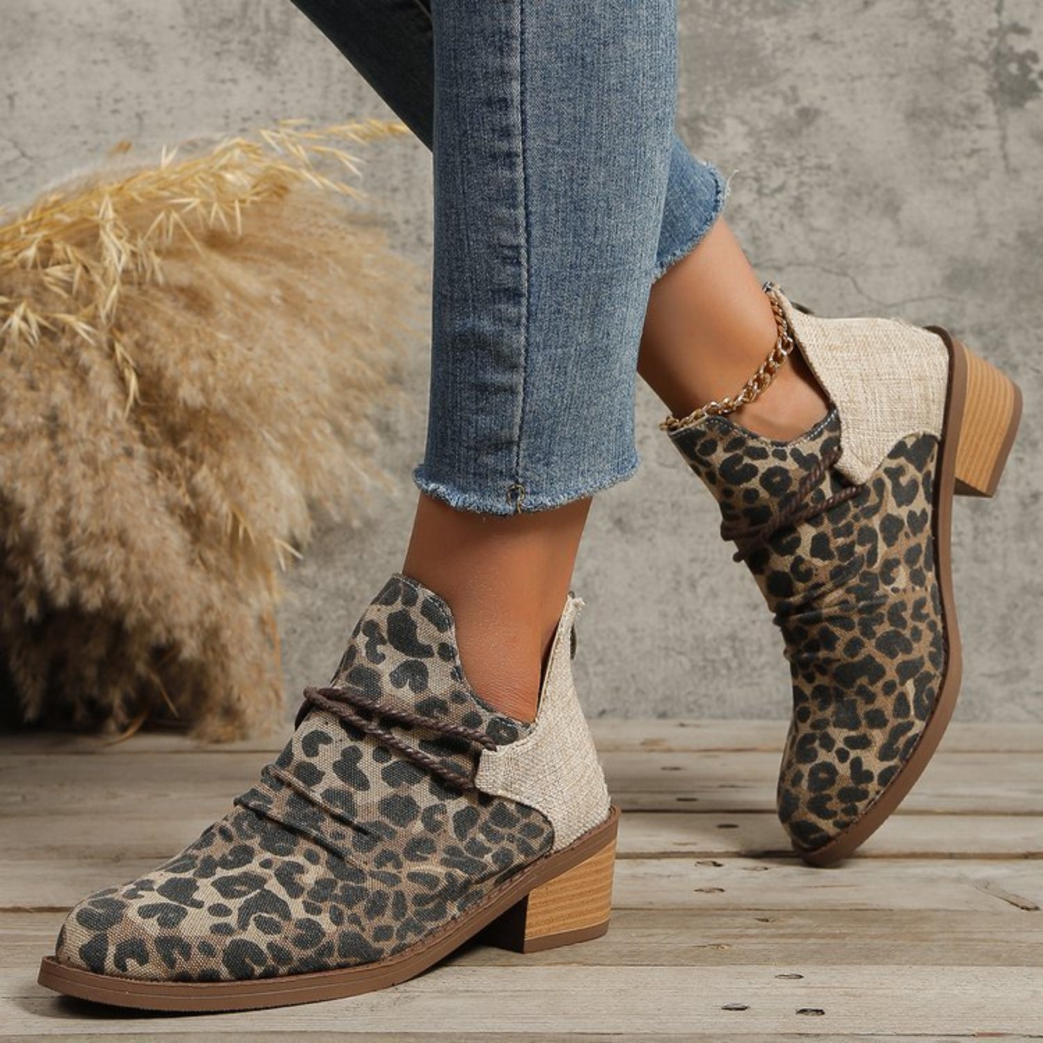 Contrast Canvas Low Heel Boots - Ryzela