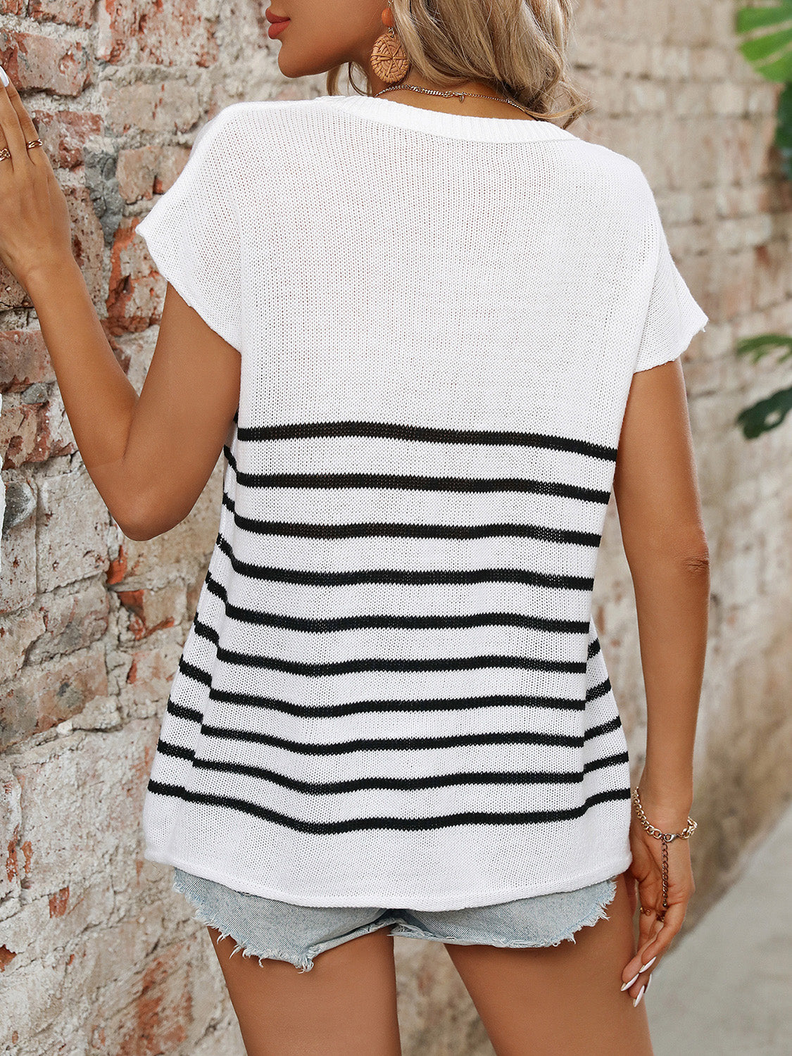 Striped Round Neck Short Sleeve Knit Top - Ryzela