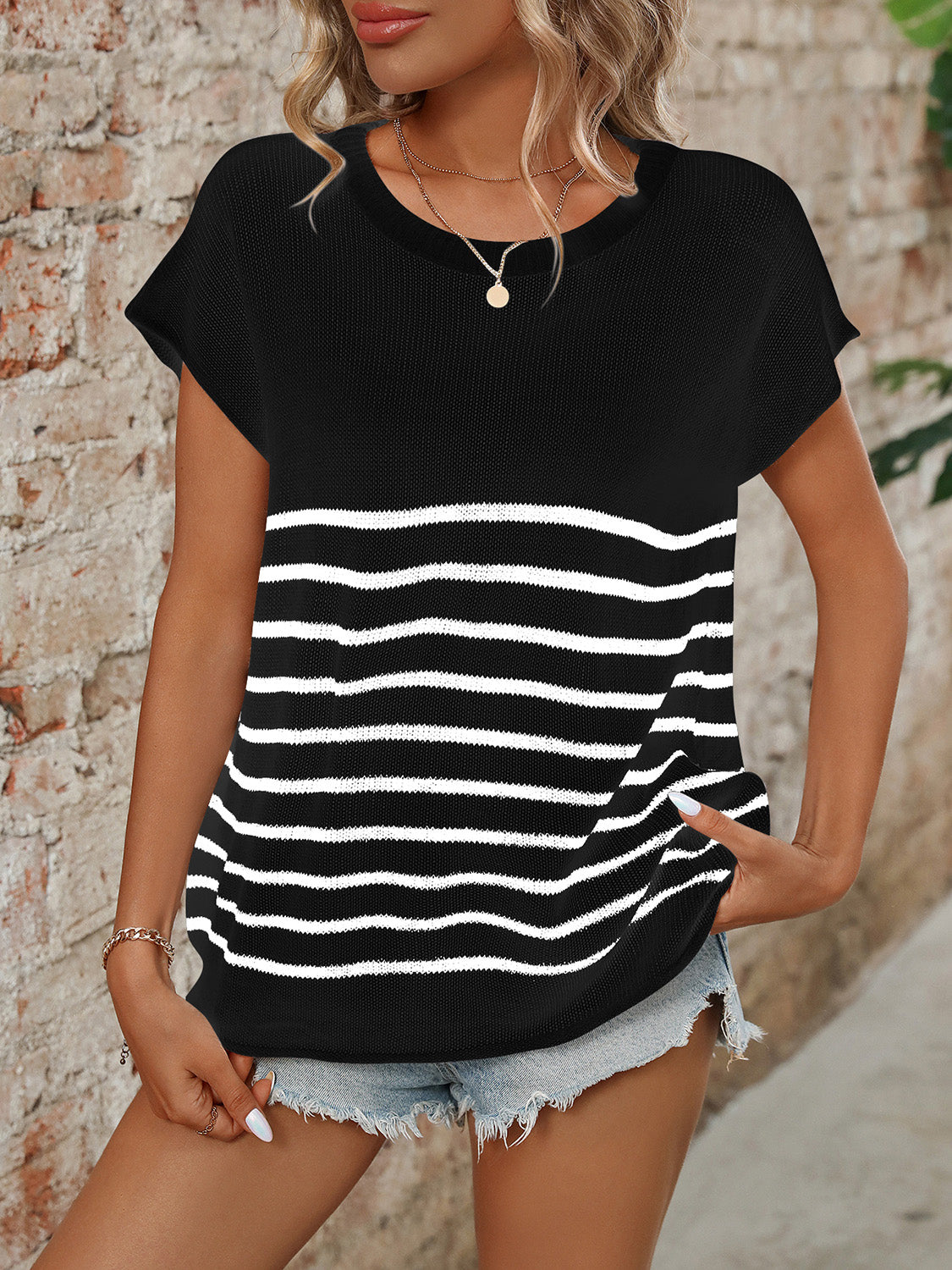 Striped Round Neck Short Sleeve Knit Top - Ryzela