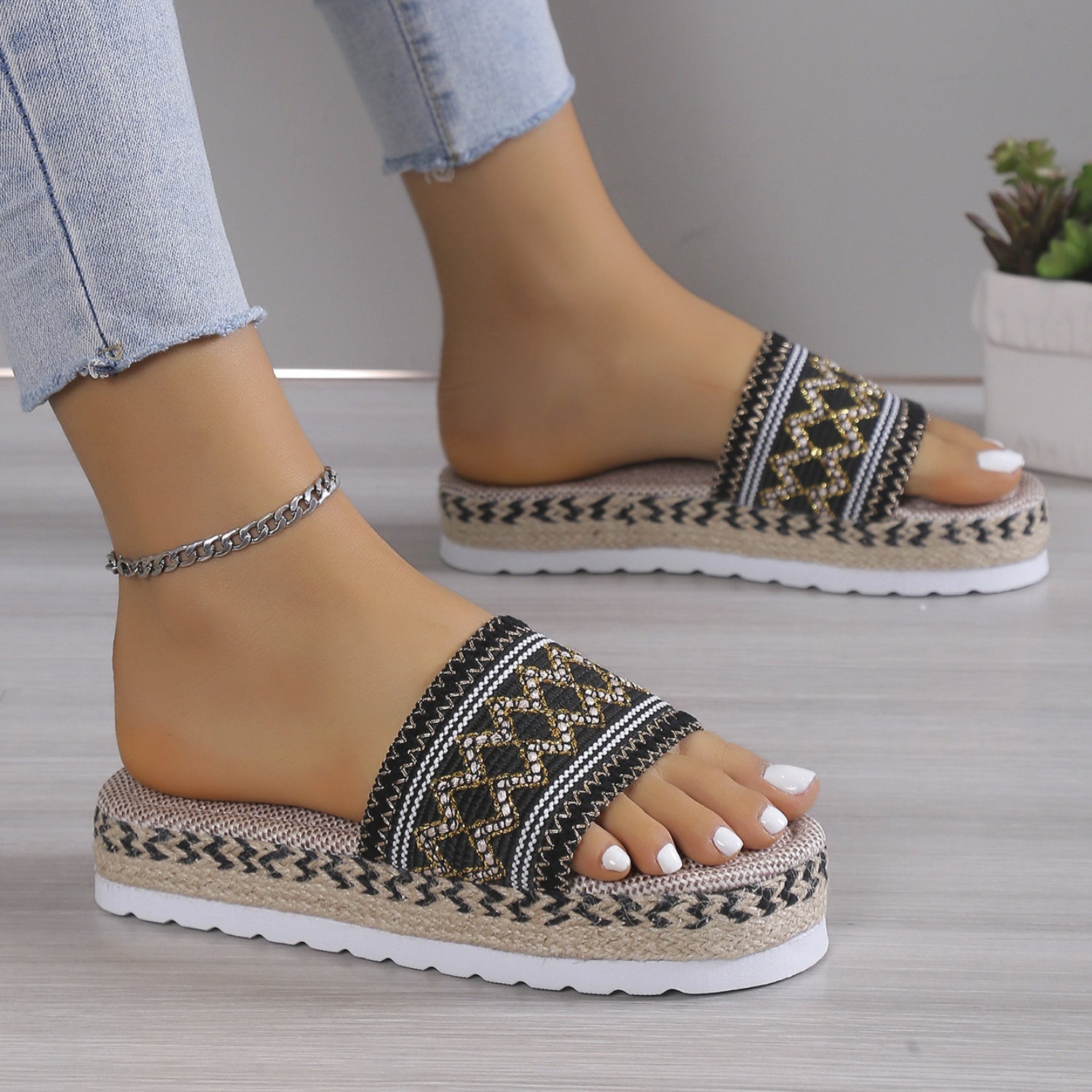 Geometric Weave Platform Sandals - Ryzela