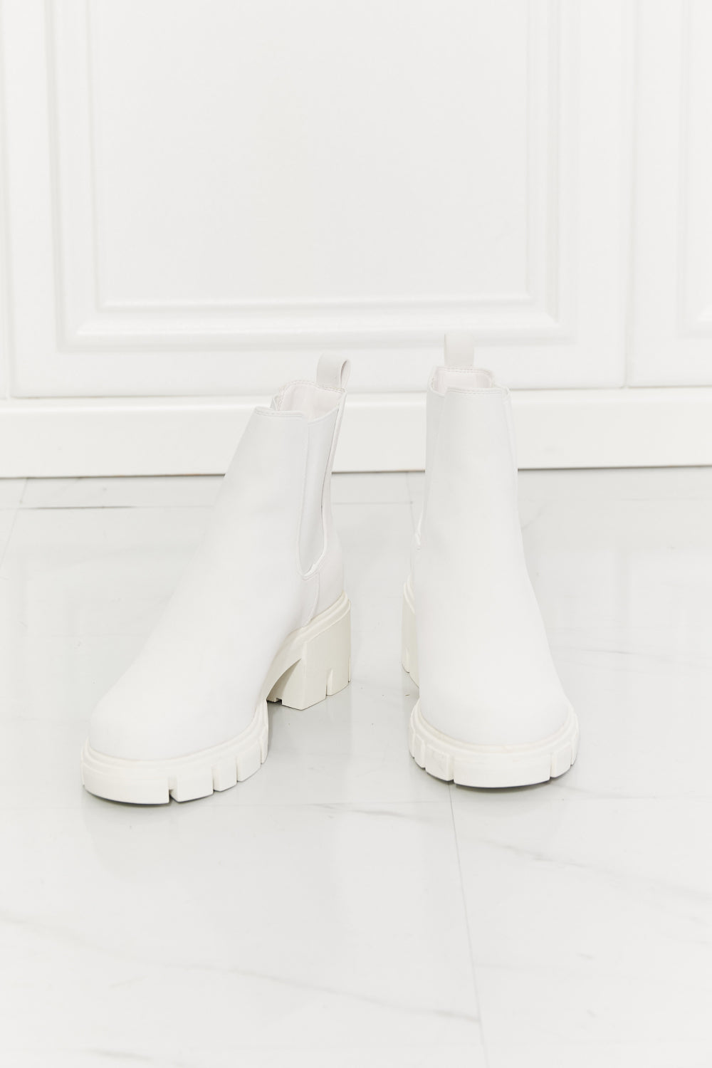 MMShoes Work For It Matte Lug Sole Chelsea Boots in White - Ryzela