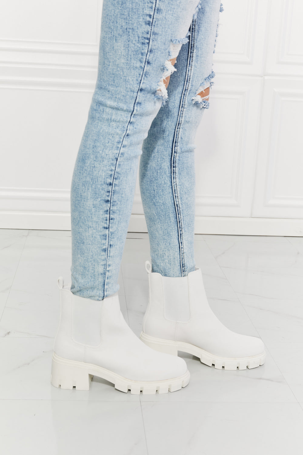 MMShoes Work For It Matte Lug Sole Chelsea Boots in White - Ryzela