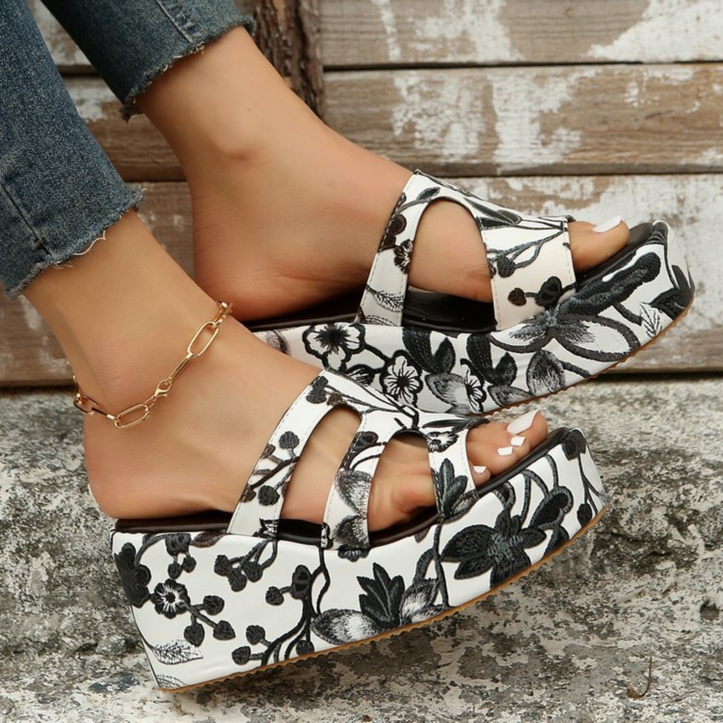 Cutout Floral Peep Toe Sandals - Ryzela