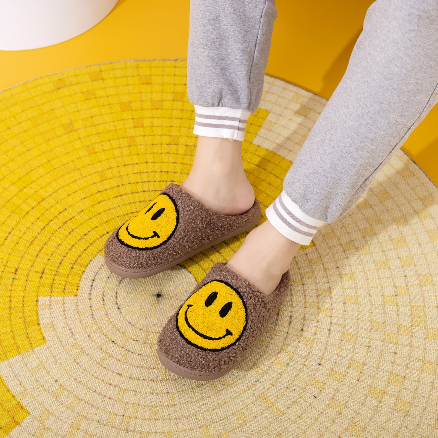 Melody Smiley Face Slippers - Ryzela