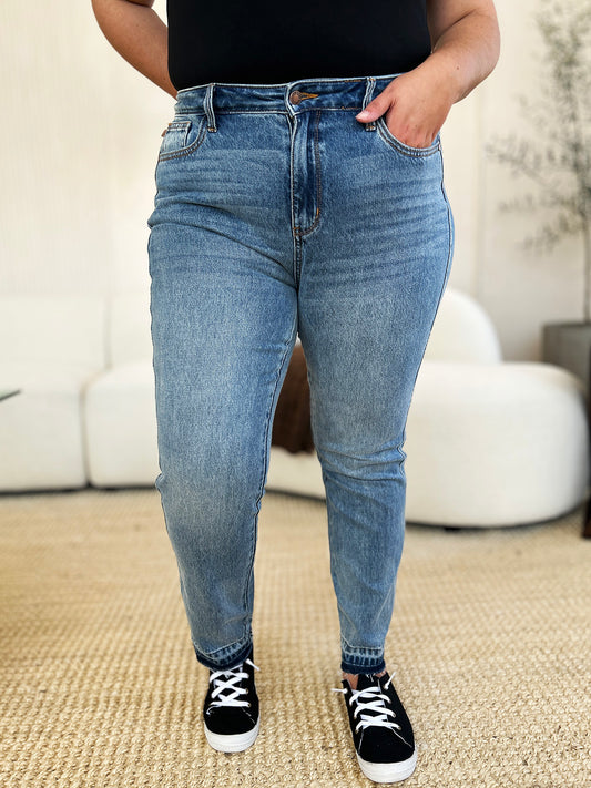 Judy Blue Full Size Mid Rise Rigid Magic Release Hem Jeans - Ryzela