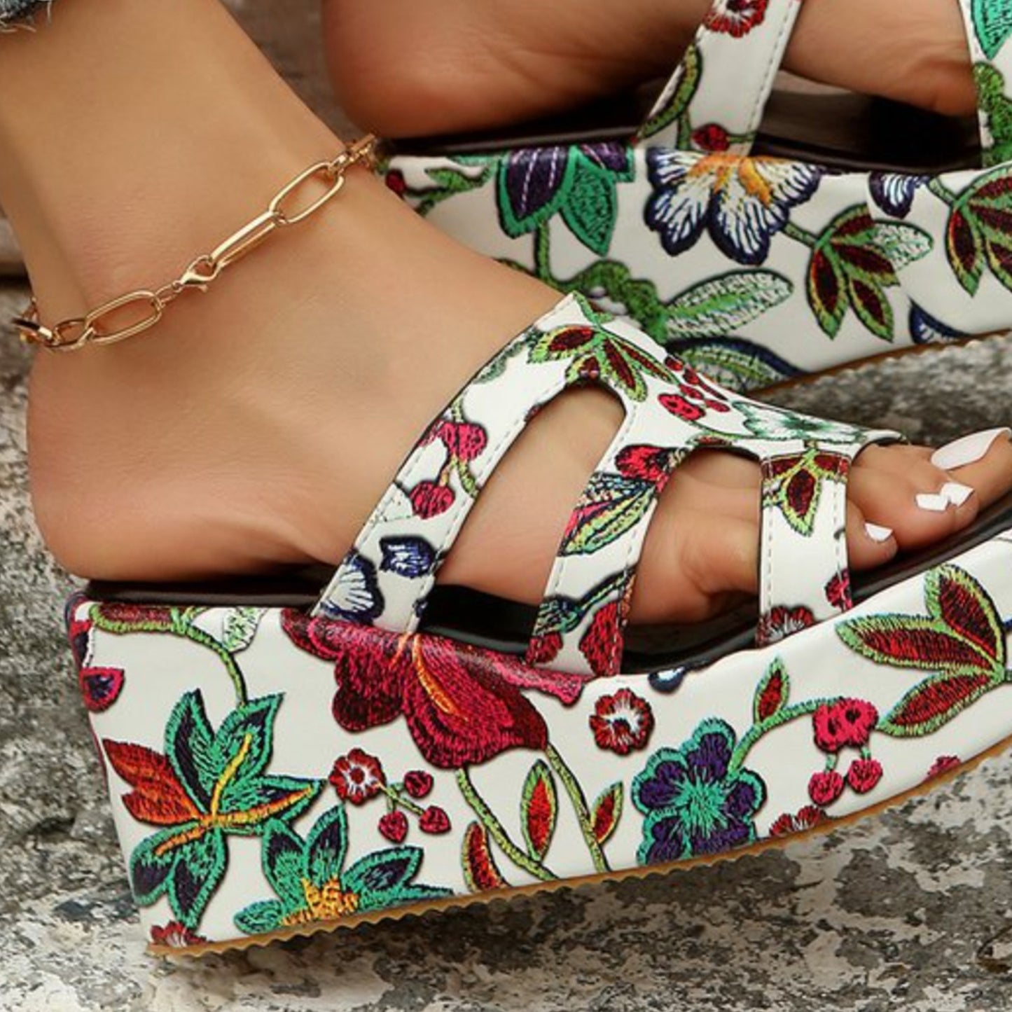 Cutout Floral Peep Toe Sandals - Ryzela