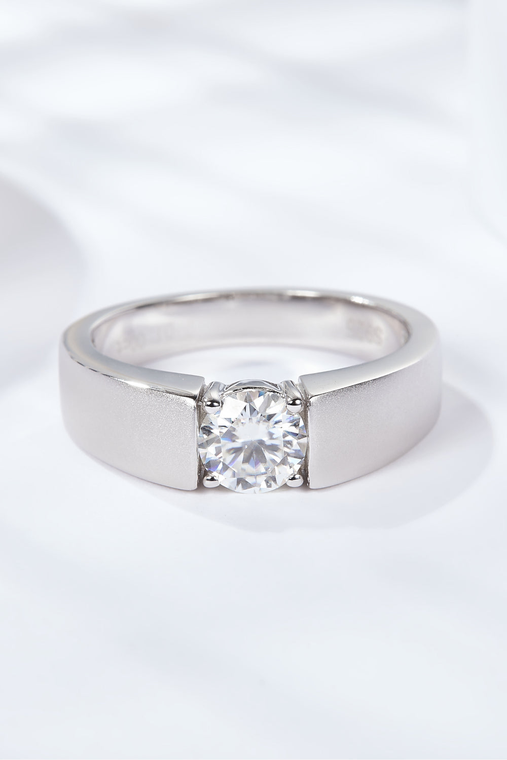 925 Sterling Silver I Carat Moissanite Ring - Ryzela