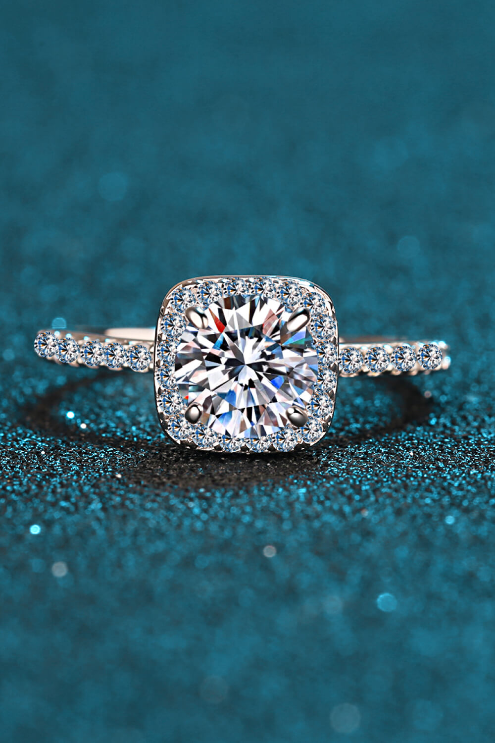 Square Moissanite Ring - Ryzela