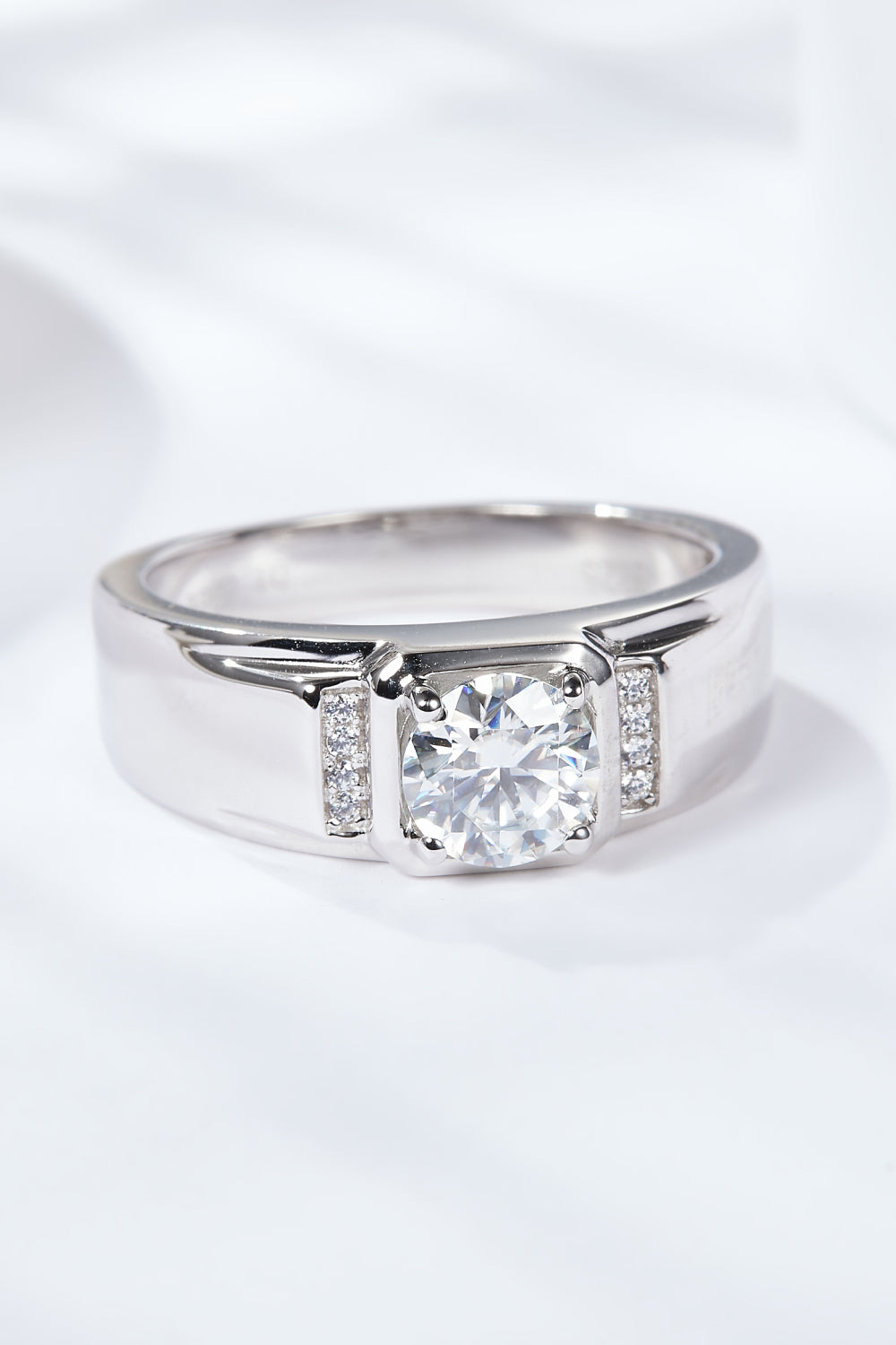 From The Heart 1 Carat Moissanite Ring - Ryzela