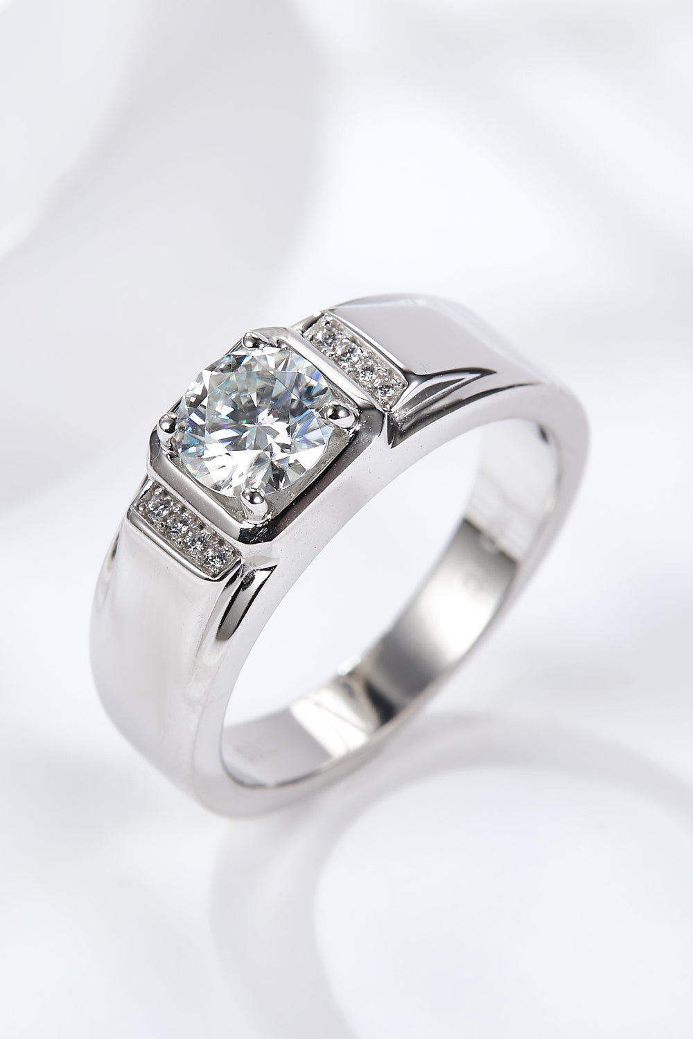 From The Heart 1 Carat Moissanite Ring - Ryzela