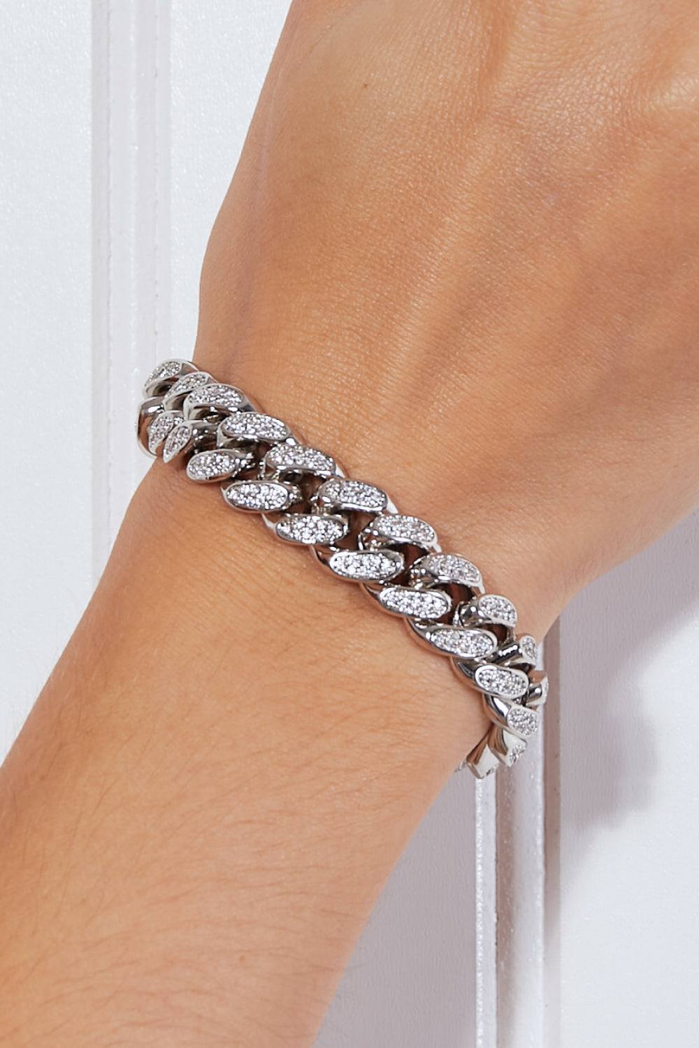 GNJ MANUFACTURING Curb Chain Bracelet in Silver - Ryzela