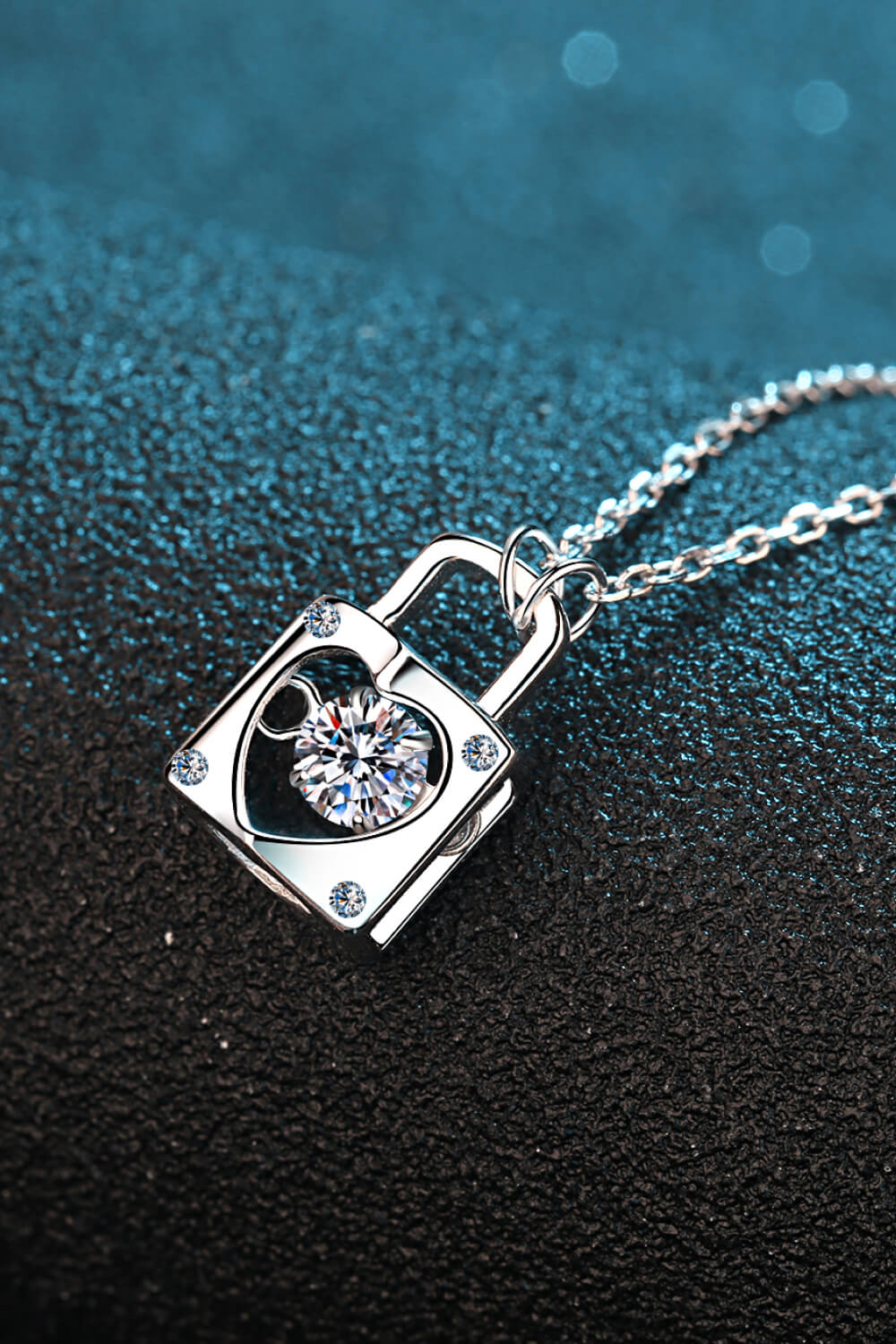 Moissanite Lock Pendant Necklace - Ryzela